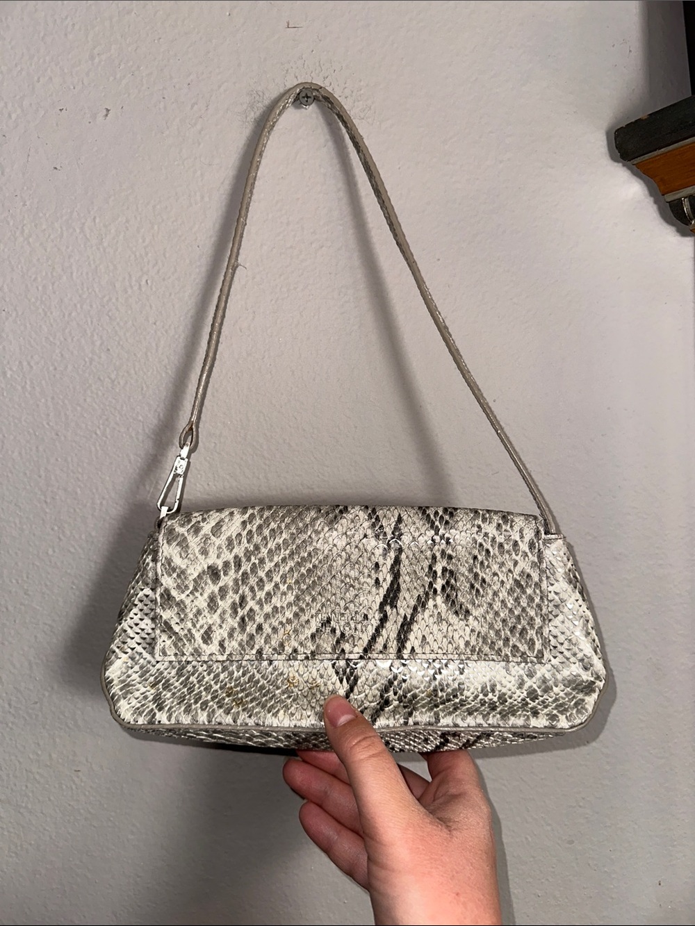 White Snakeskin-Pattern Shoulder Bag